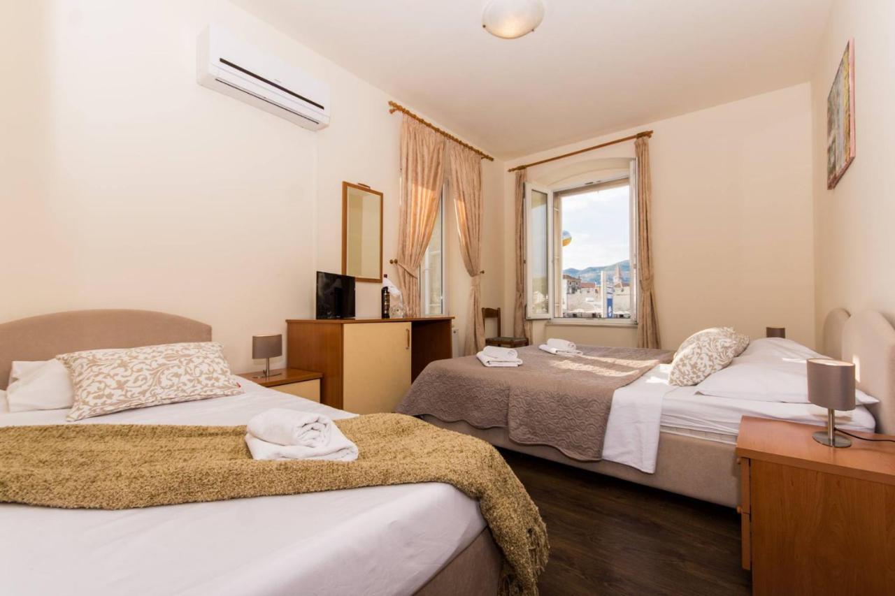 Vila Liza Bed and Breakfast Trogir Buitenkant foto