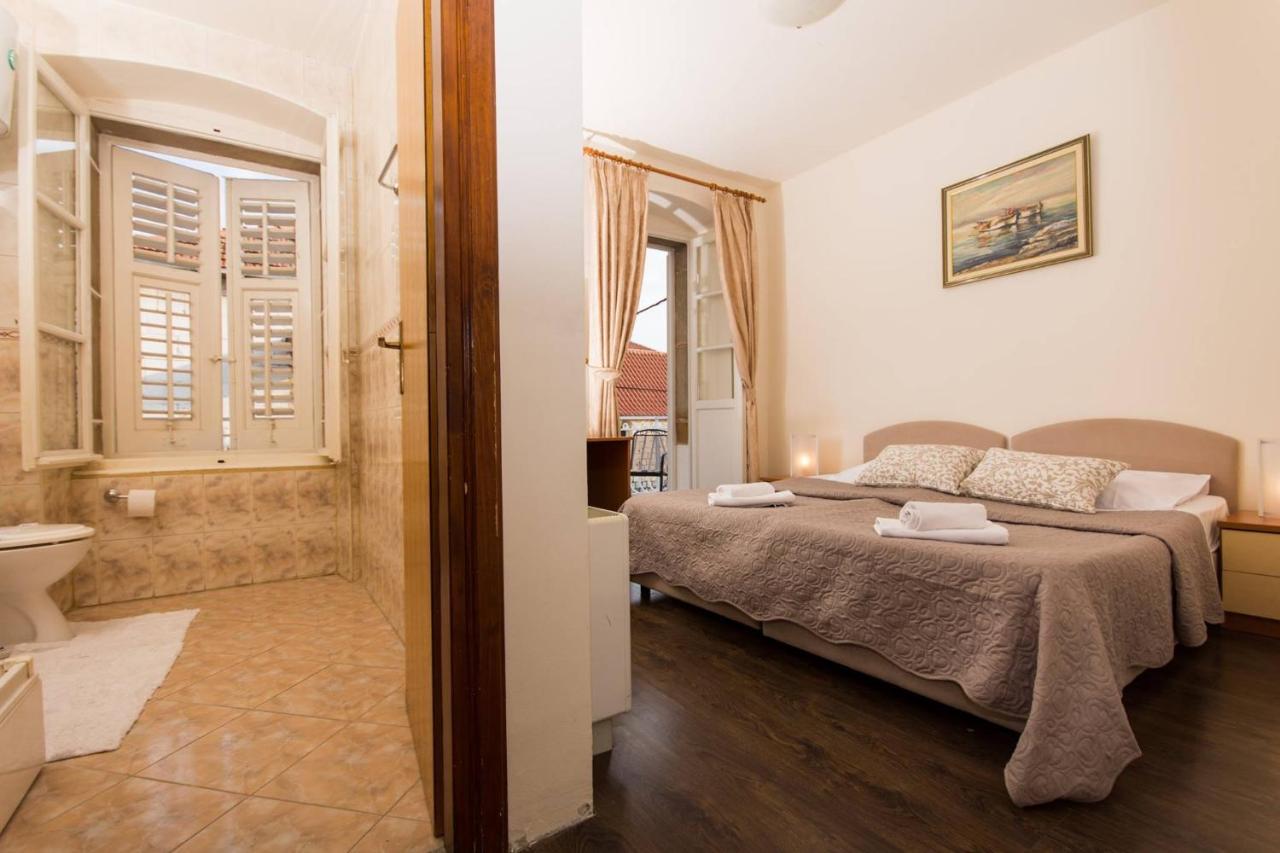 Vila Liza Bed and Breakfast Trogir Buitenkant foto
