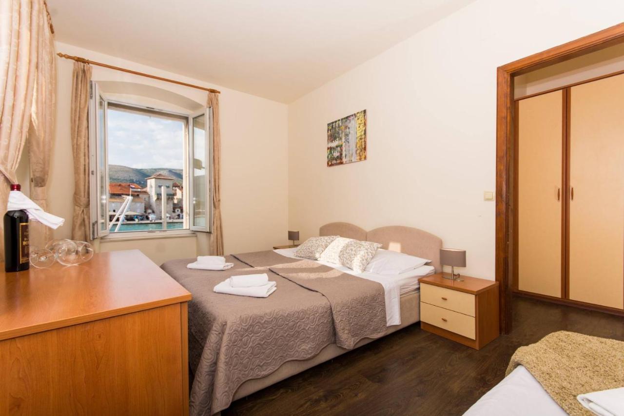 Vila Liza Bed and Breakfast Trogir Buitenkant foto