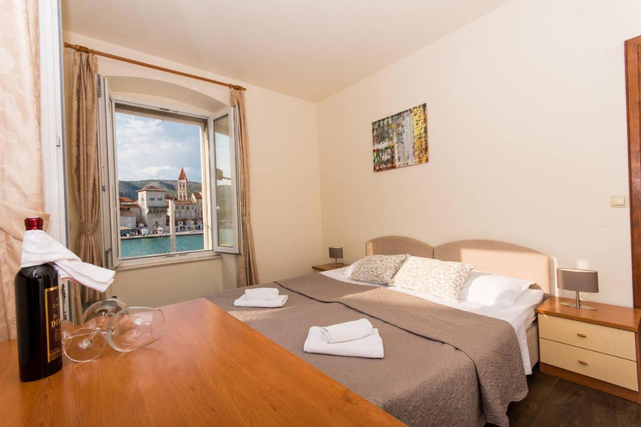 Vila Liza Bed and Breakfast Trogir Buitenkant foto