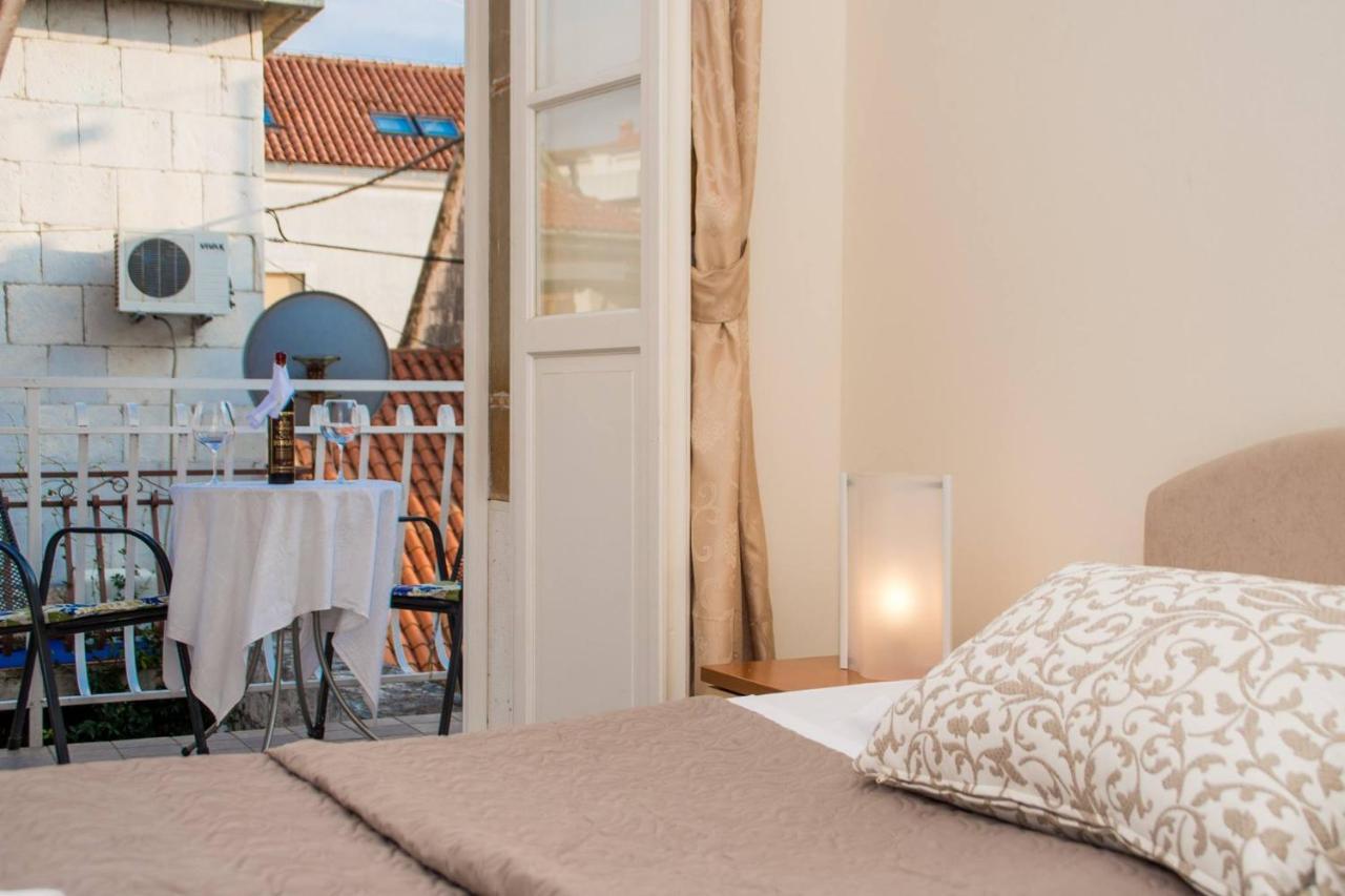 Vila Liza Bed and Breakfast Trogir Buitenkant foto
