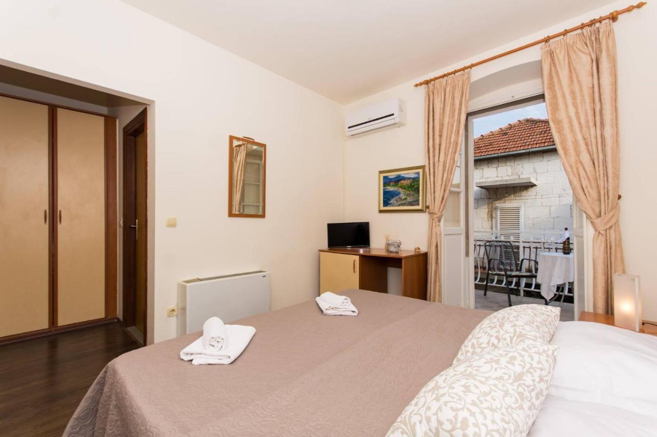 Vila Liza Bed and Breakfast Trogir Buitenkant foto