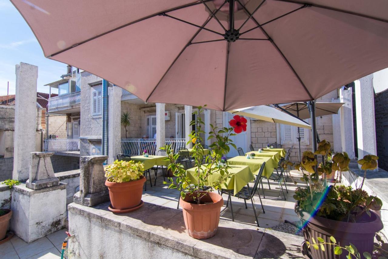 Vila Liza Bed and Breakfast Trogir Buitenkant foto