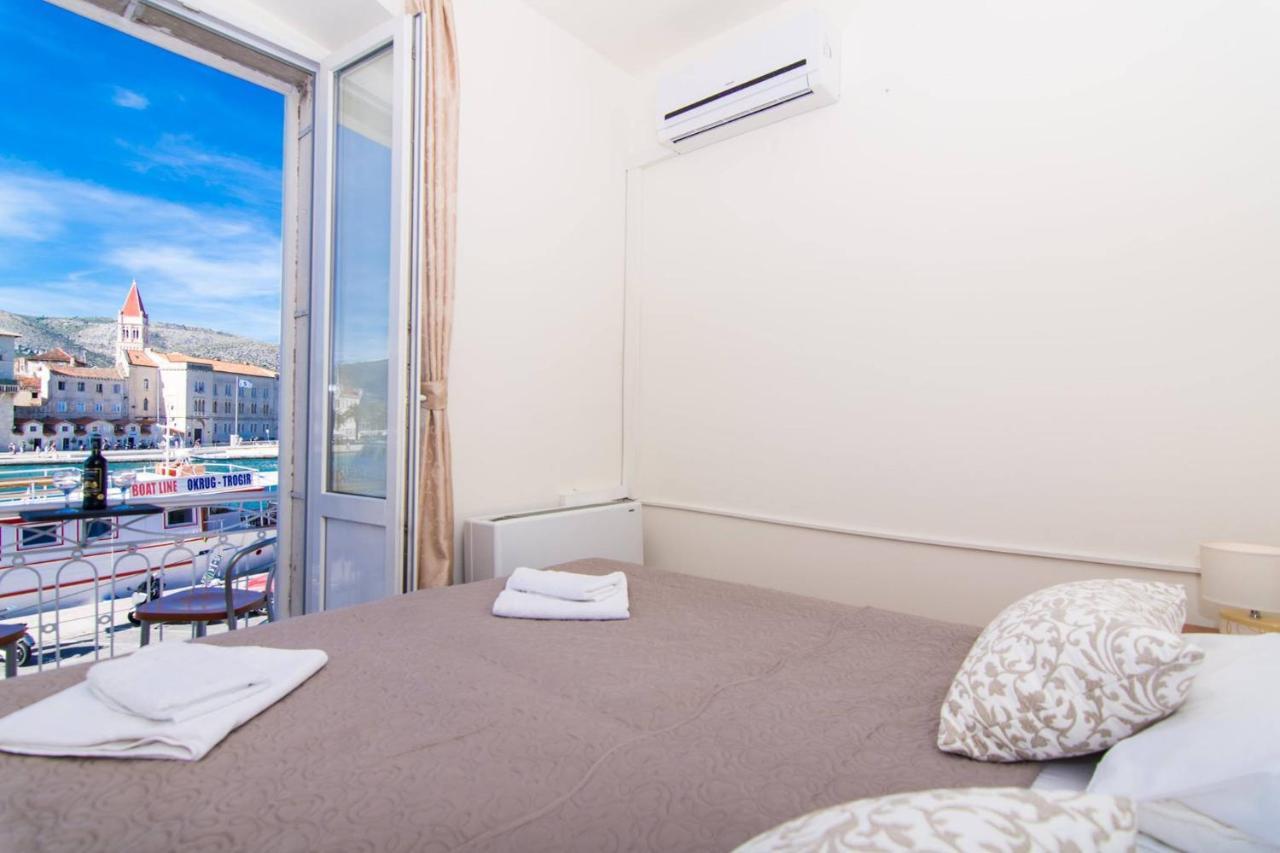 Vila Liza Bed and Breakfast Trogir Buitenkant foto