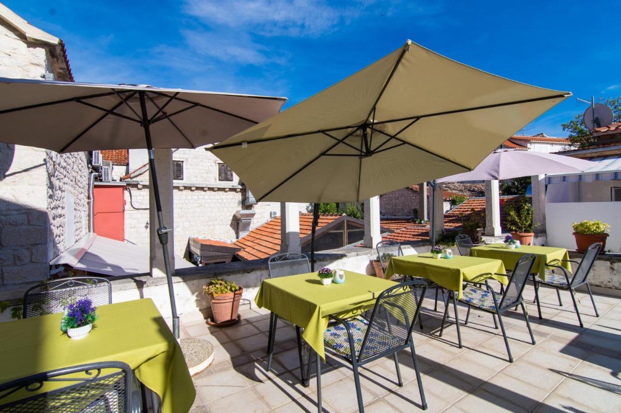 Vila Liza Bed and Breakfast Trogir Buitenkant foto