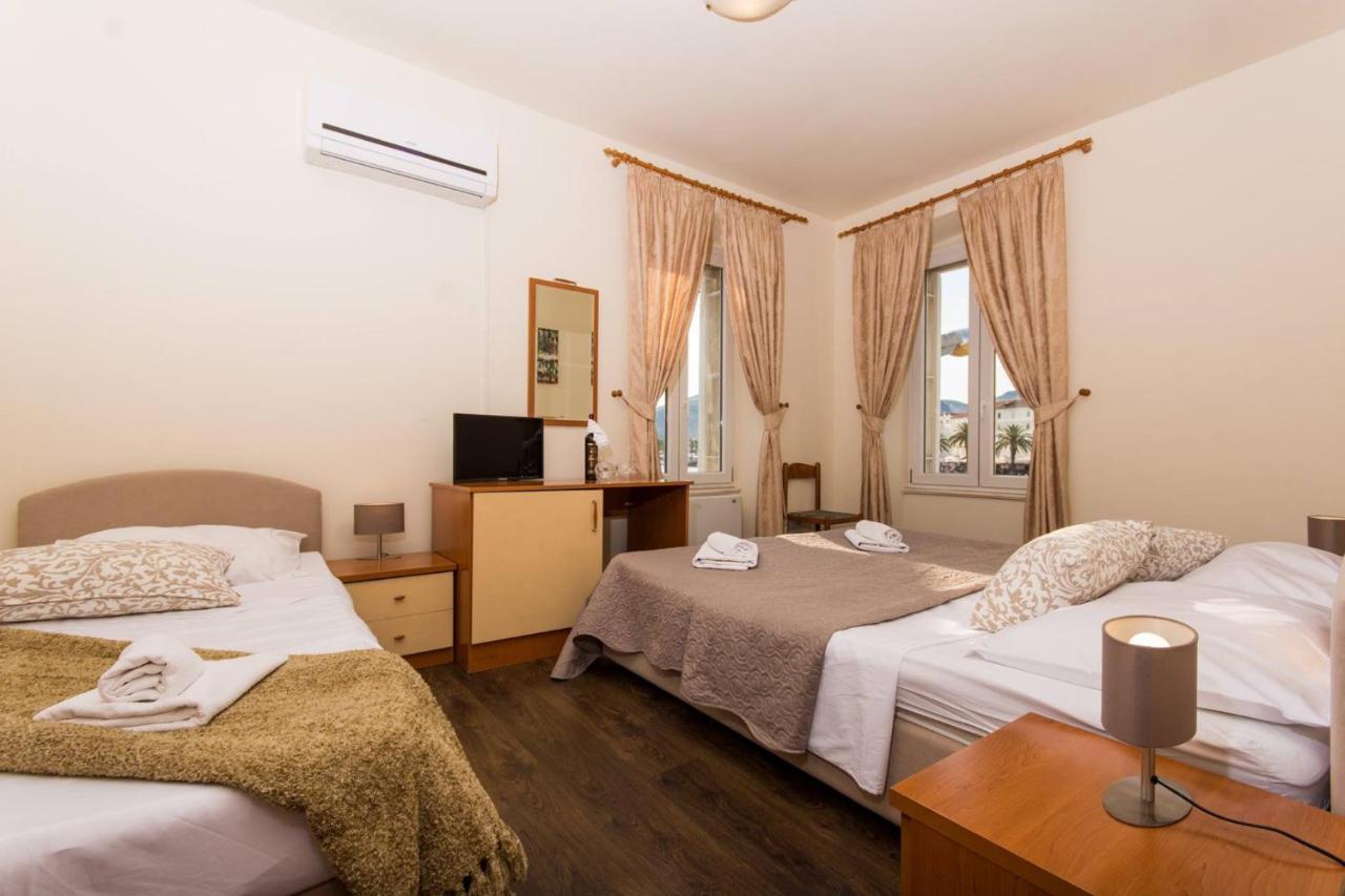 Vila Liza Bed and Breakfast Trogir Buitenkant foto