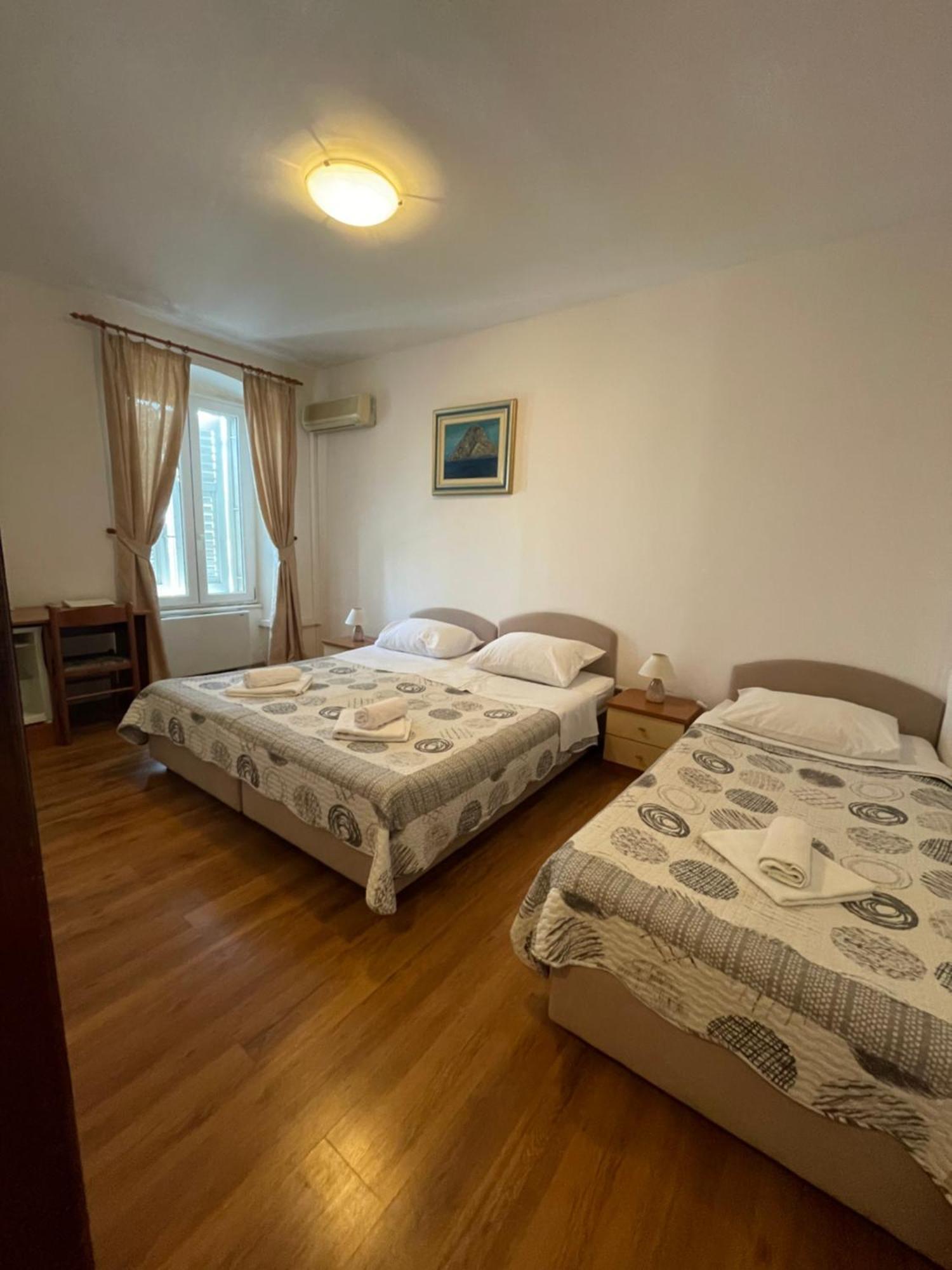 Vila Liza Bed and Breakfast Trogir Buitenkant foto