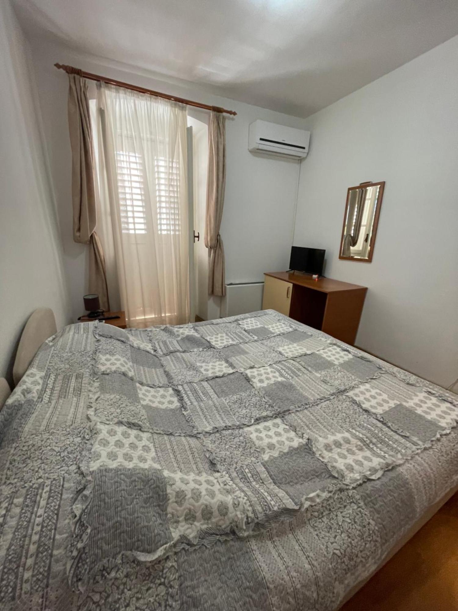 Vila Liza Bed and Breakfast Trogir Buitenkant foto